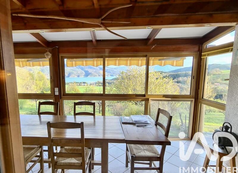 Maison - 200 m² - 8 pièces