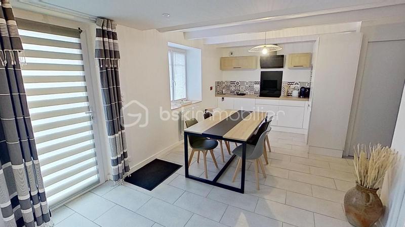 Maison traditionnelle - 79 m² - 4 pièces