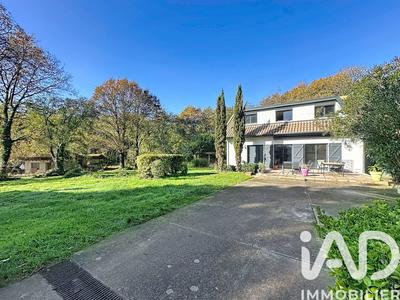 Maison - 180 m² - 6 pièces