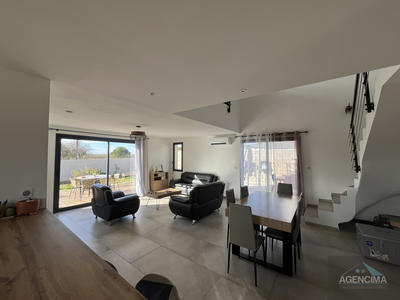 Maison - 190 m² - 9 pièces