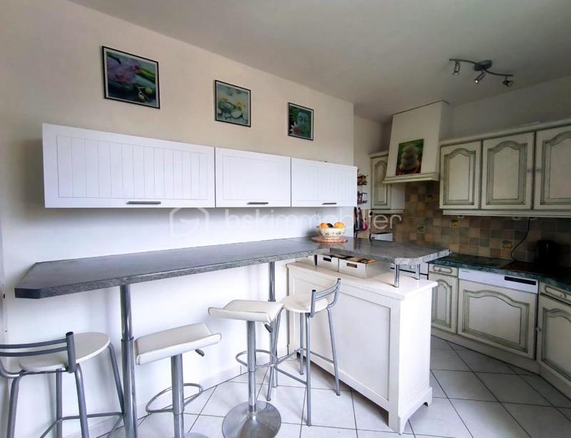 Maison - 196 m² - 9 pièces