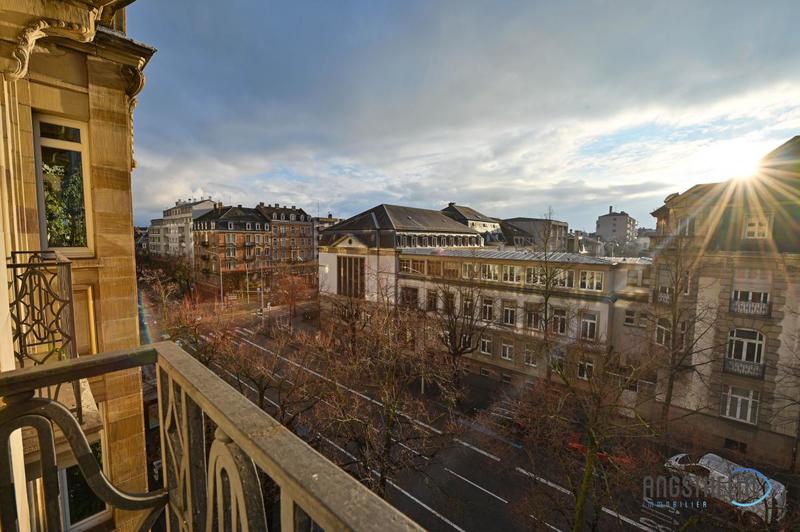 Appartement - 261 m² - 8 pièces