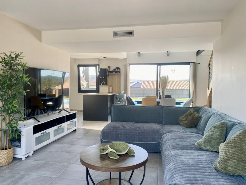 Maison - 137 m² - 6 pièces