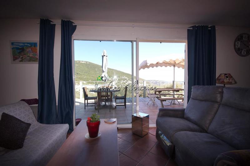 Maison - 104 m² - 5 pièces