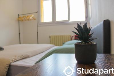 Chambre - 11 m² - 1 pièce