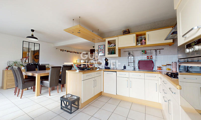 Maison - 102 m² - 4 pièces