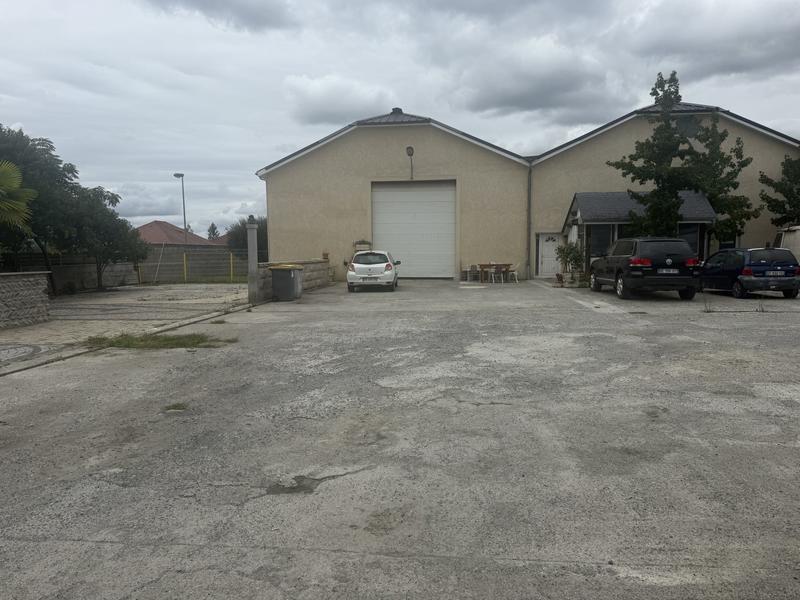 Entrepôt - 6 544 m²