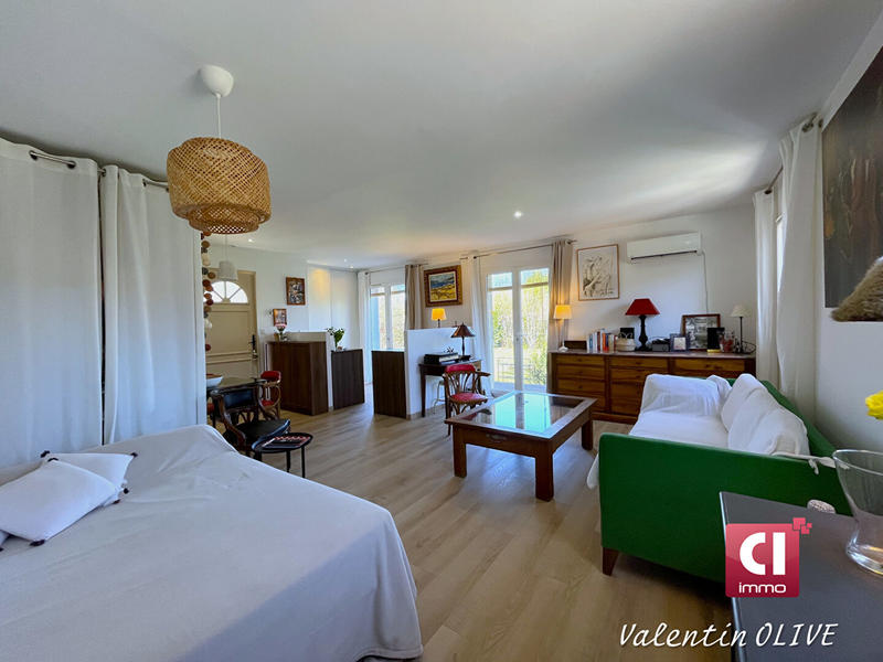 Maison - 222 m² - 7 pièces