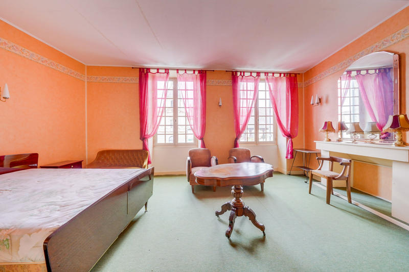 Maison - 200 m² - 5 pièces