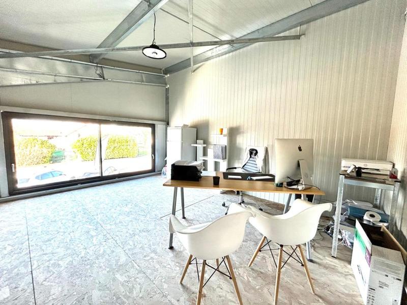 Local commercial - 125 m² - 3 pièces