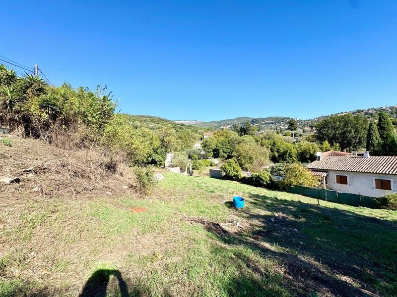 Terrain constructible - 2 087 m²