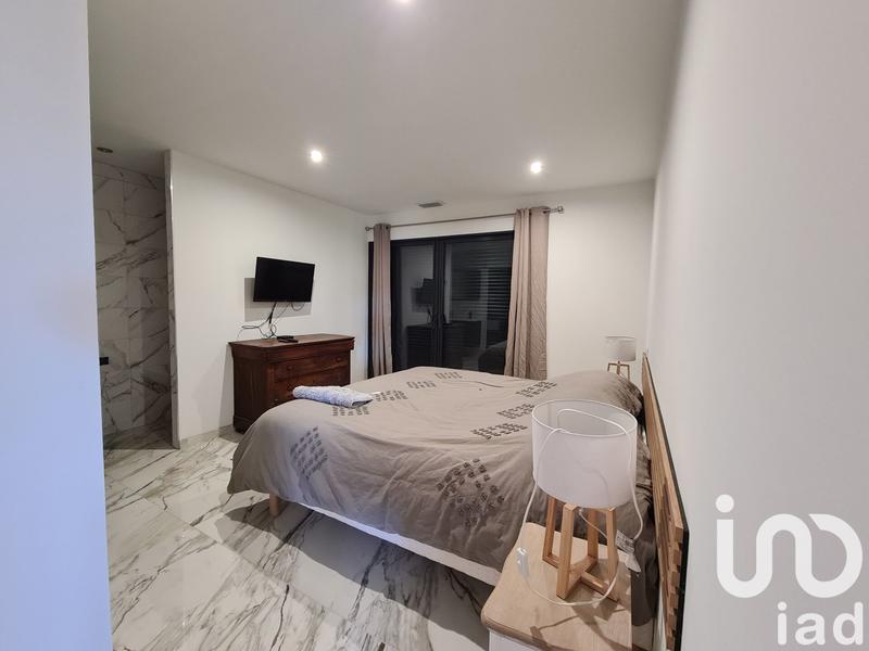 Maison - 250 m² - 7 pièces