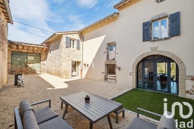 Maison - 210 m² - 6 pièces