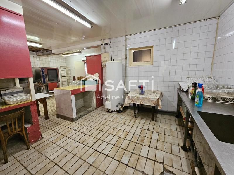 Maison - 300 m² - 10 pièces