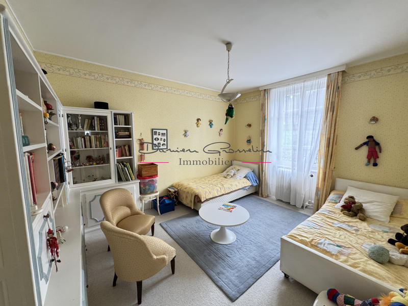 Maison - 316 m² - 9 pièces