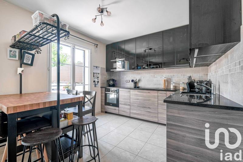 Maison - 180 m² - 8 pièces