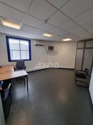 Immeuble - 1 240 m² - 90 pièces