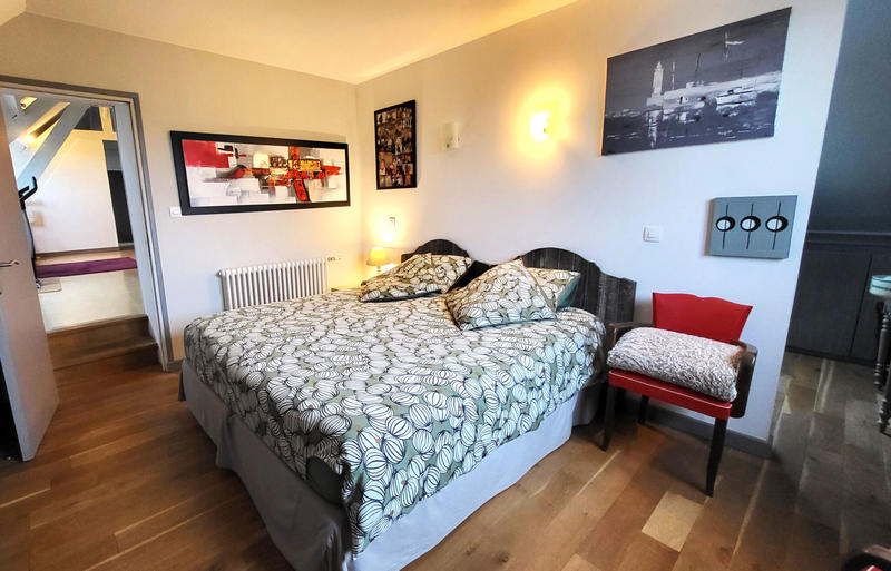 Maison - 245 m² - 11 pièces