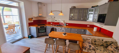 Maison - 264 m² - 9 pièces
