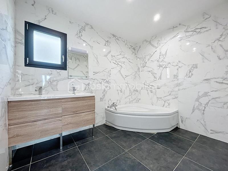 Maison - 125 m² - 5 pièces