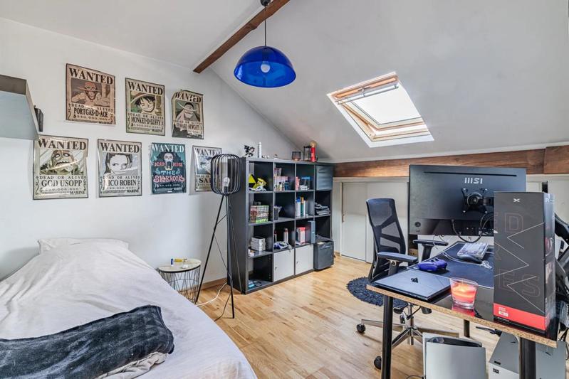 Maison - 200 m² - 8 pièces