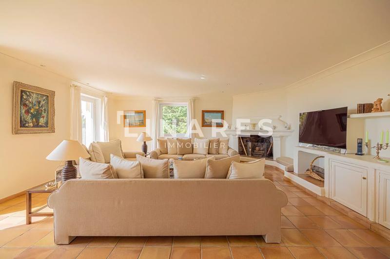 Villa - 410 m² - 9 pièces