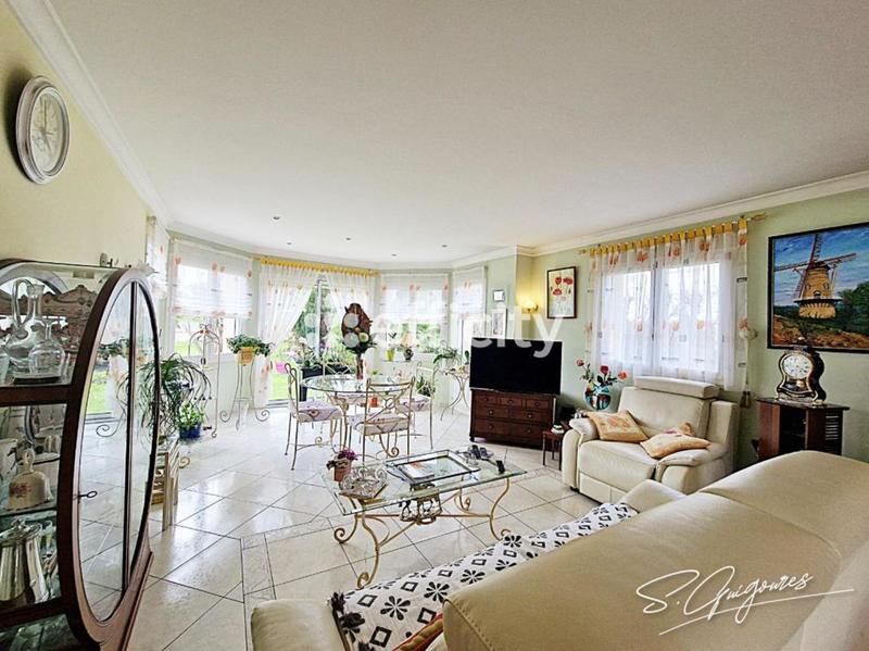 Pavillon - 165 m² - 6 pièces