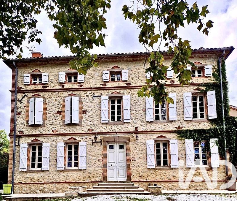 Maison - 450 m² - 15 pièces