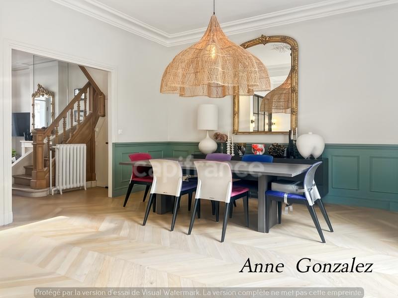 Maison bourgeoise - 237 m² - 9 pièces