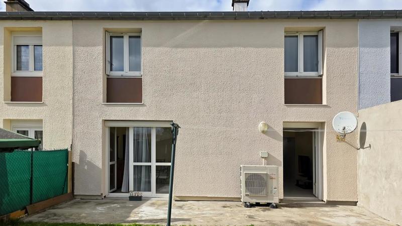 Maison - 97 m² - 5 pièces