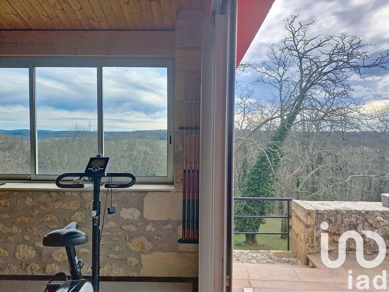 Maison - 230 m² - 6 pièces