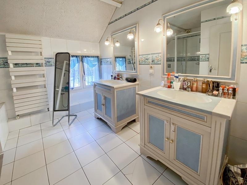 Maison - 196 m² - 8 pièces