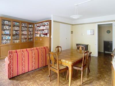 Appartement - 85 m² - 5 pièces