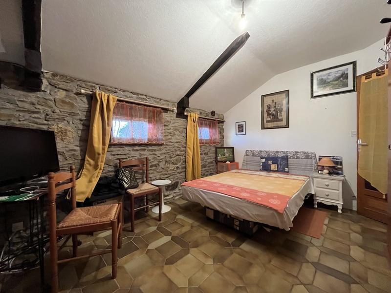 Maison - 201 m² - 8 pièces