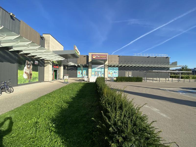 Local commercial - 740 m²