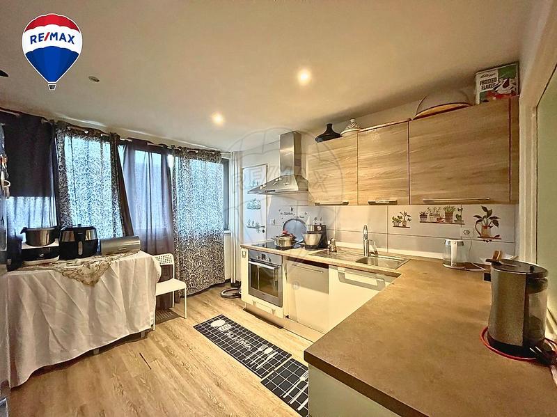 Appartement - 90 m² - 4 pièces