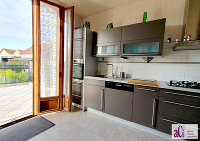 Maison - 90 m² - 5 pièces