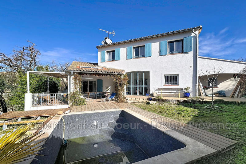 Maison - 200 m² - 6 pièces