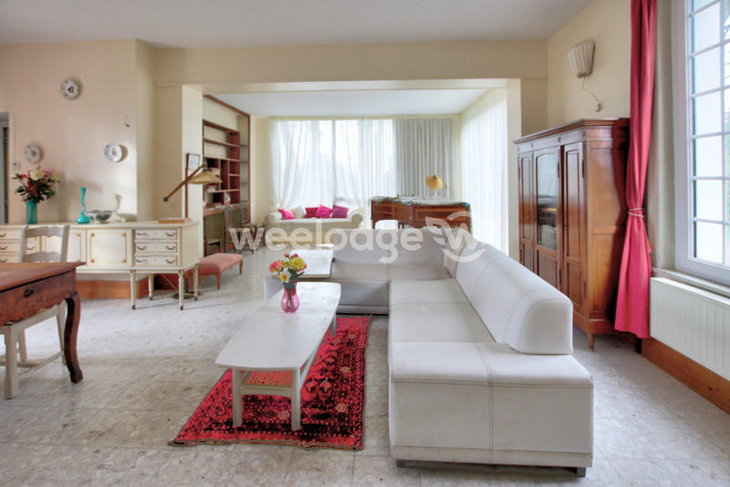 Maison - 232 m² - 12 pièces