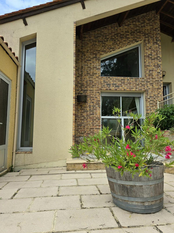 Maison - 282 m² - 11 pièces