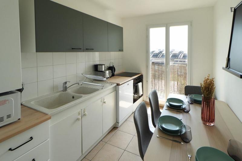 Chambre - 11 m² - 4 pièces