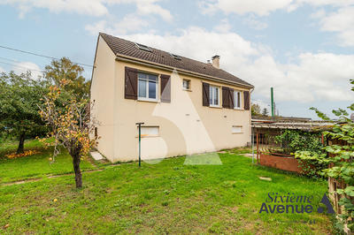 Maison - 92 m² - 5 pièces