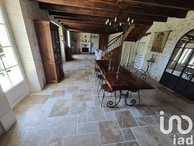 Maison - 210 m² - 8 pièces