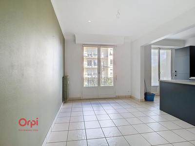 Appartement - 89 m² - 2 pièces