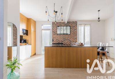 Maison - 90 m² - 5 pièces