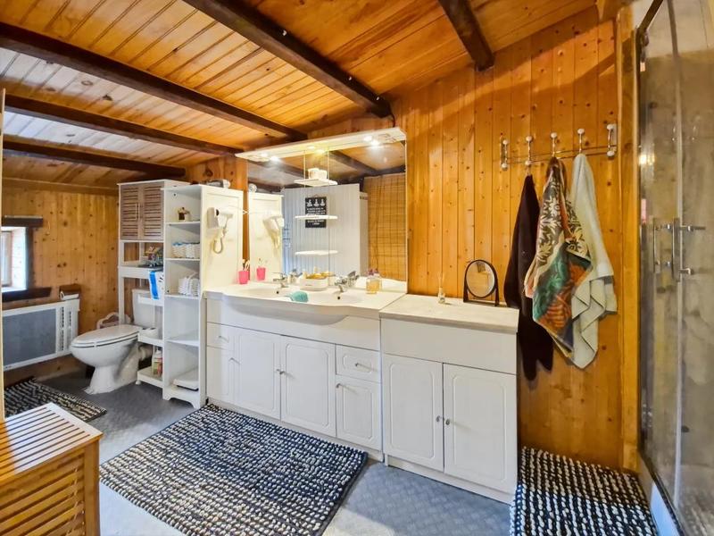 Maison - 230 m² - 6 pièces