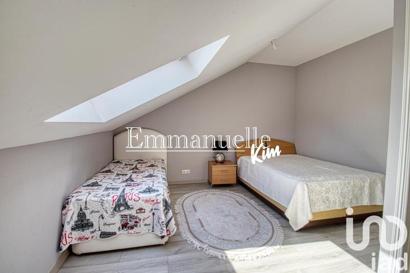 Maison - 270 m² - 8 pièces