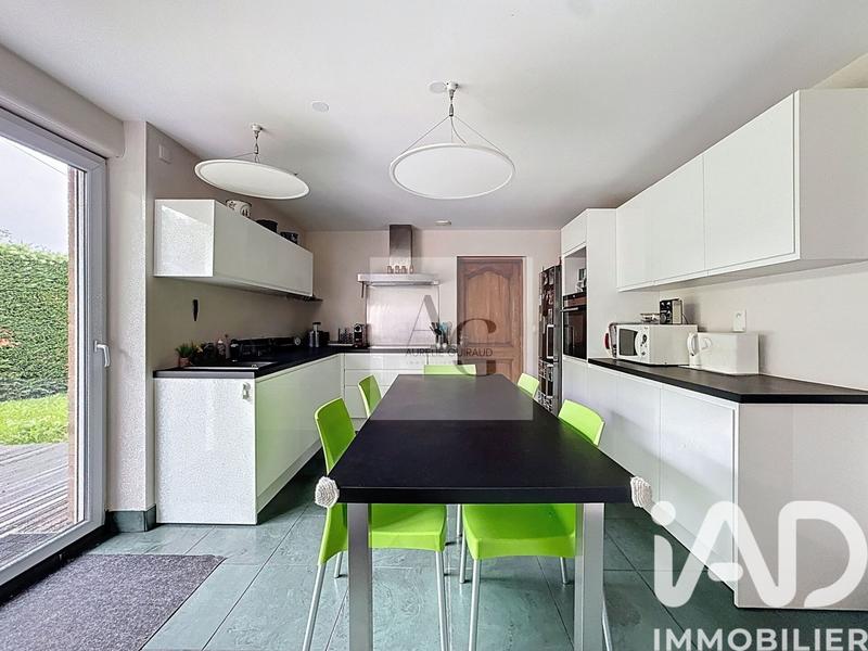 Maison - 231 m² - 7 pièces