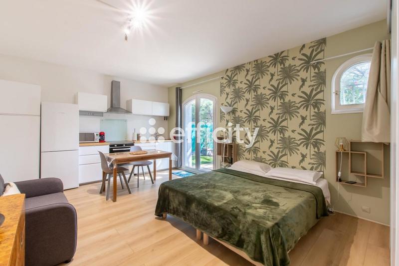 Maison - 230 m² - 6 pièces