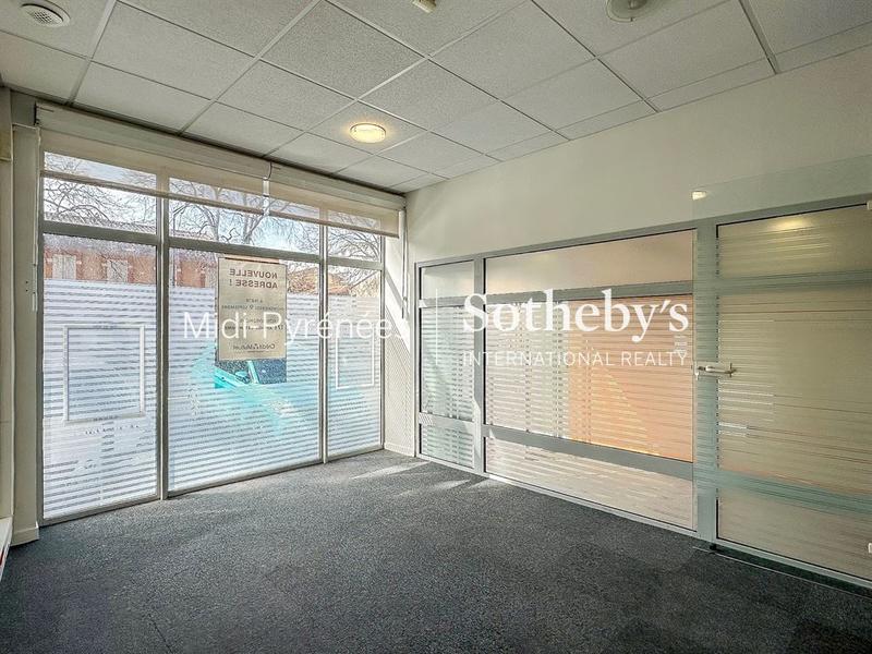 Local d'activités - 317 m²